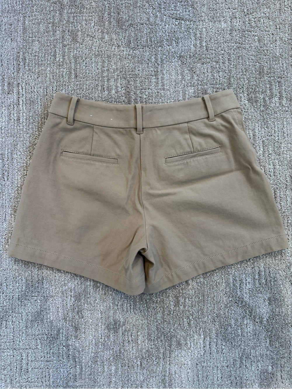 Ann Taylor Women’s Tan Shorts - Picture 4 of 5